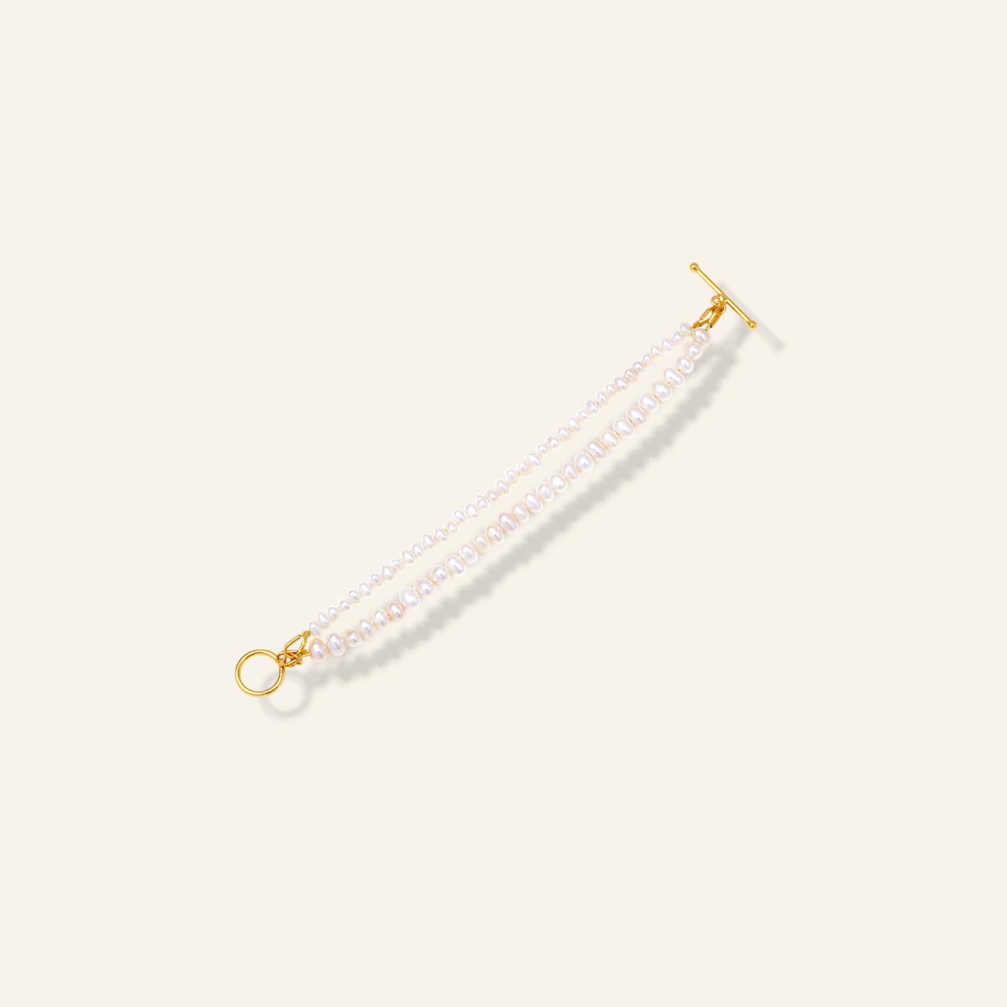 Pearl bracelet with gold clasp