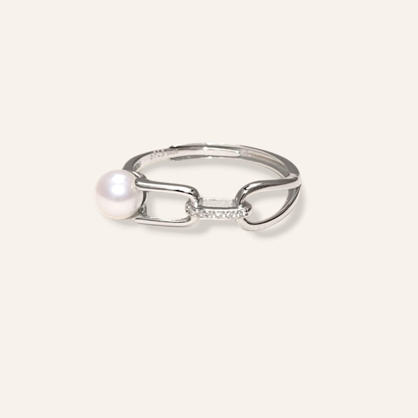 Luminous Link Pearl Ring