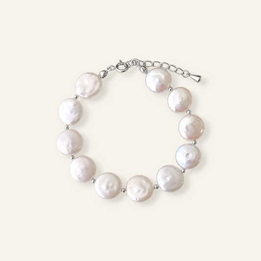 A baroque pearl bracelet with a silver-tone 