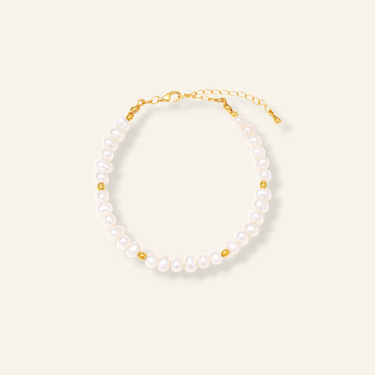 Pearl necklace with gold chain 