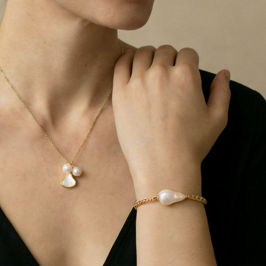 pearl bracelet with gold chain