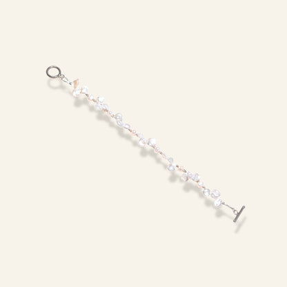 Delicate bracelet with pearl
