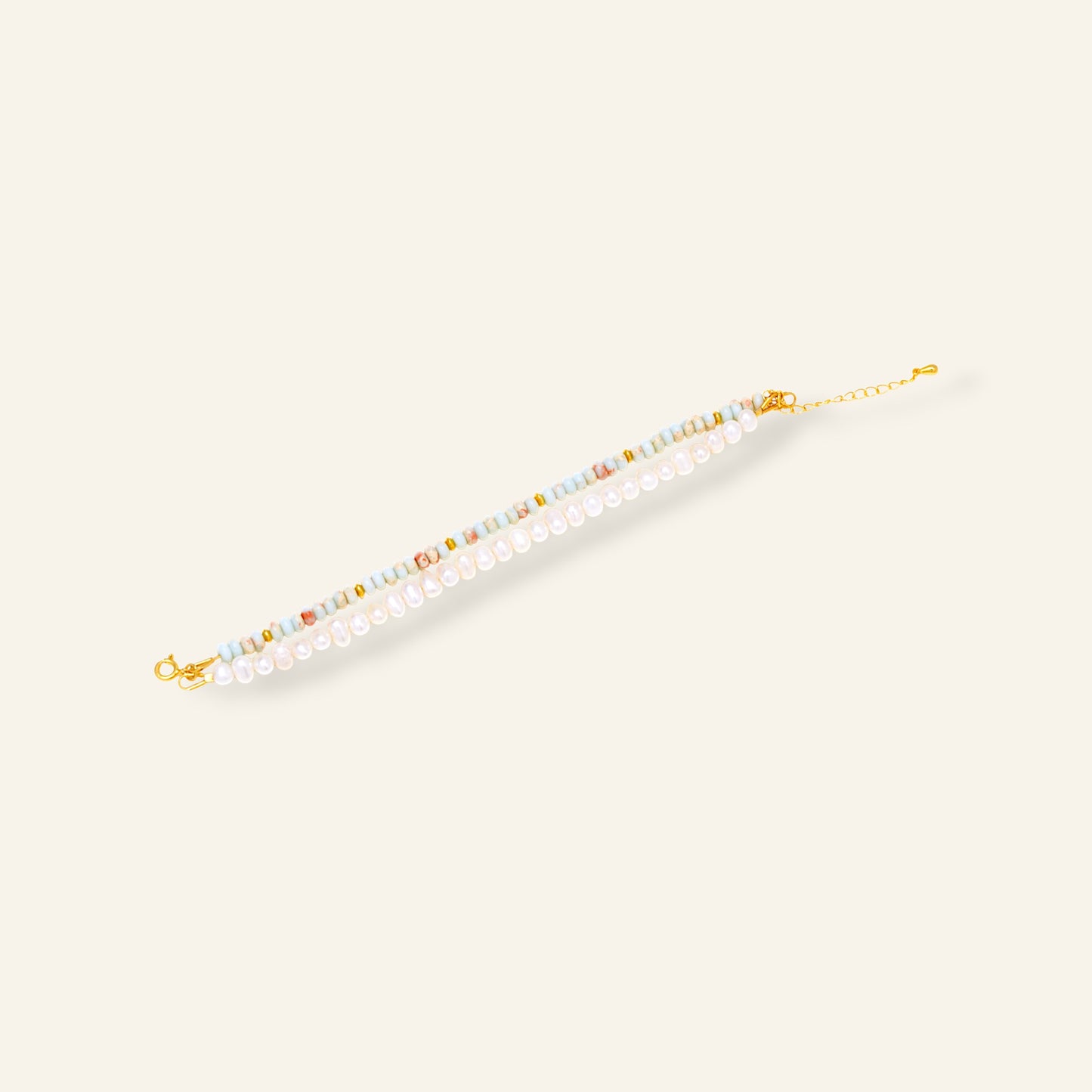 Pearl bracelet with small beads 