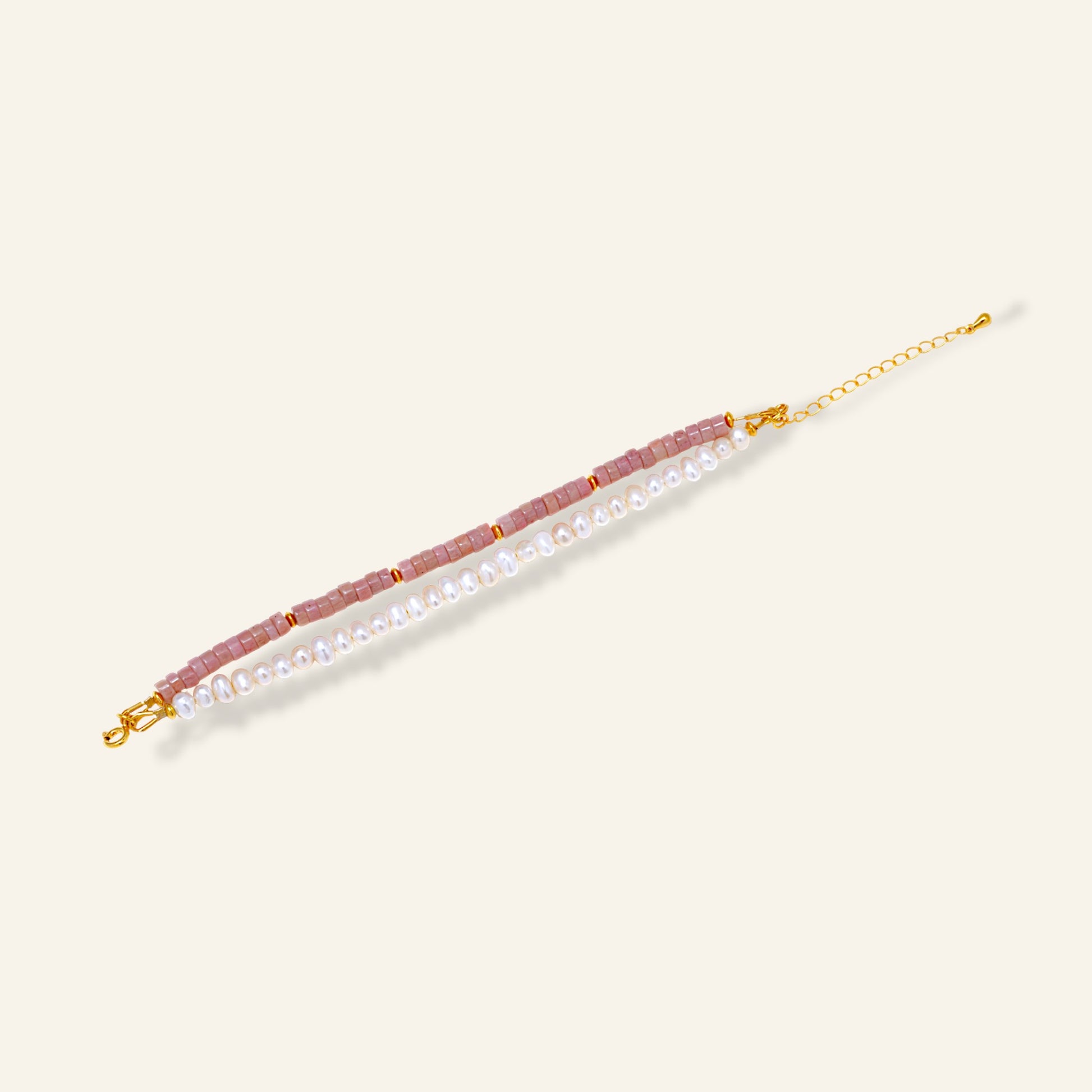Bracelet with pink beads and pearl