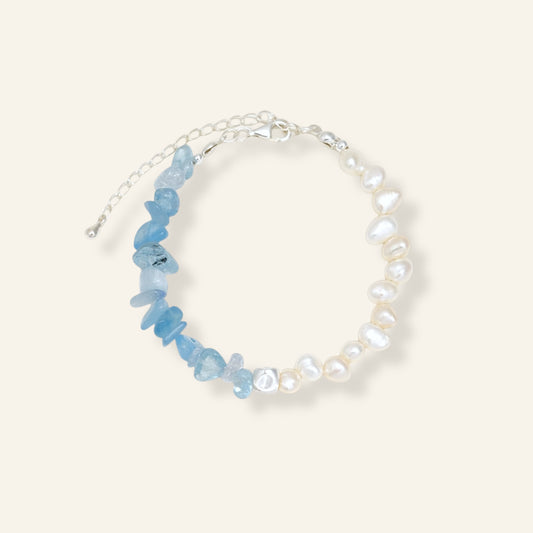 Pearl Bracelet with Aquamarine Gemstone