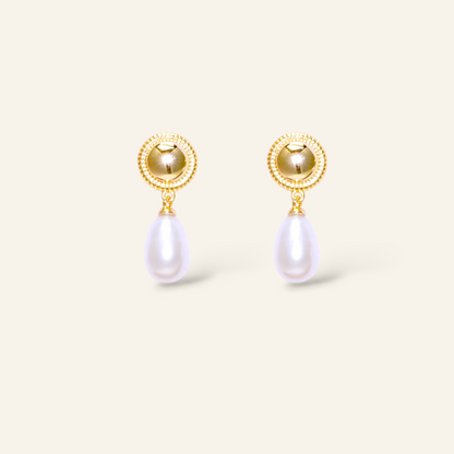 Solene pearl drop earrings in gold