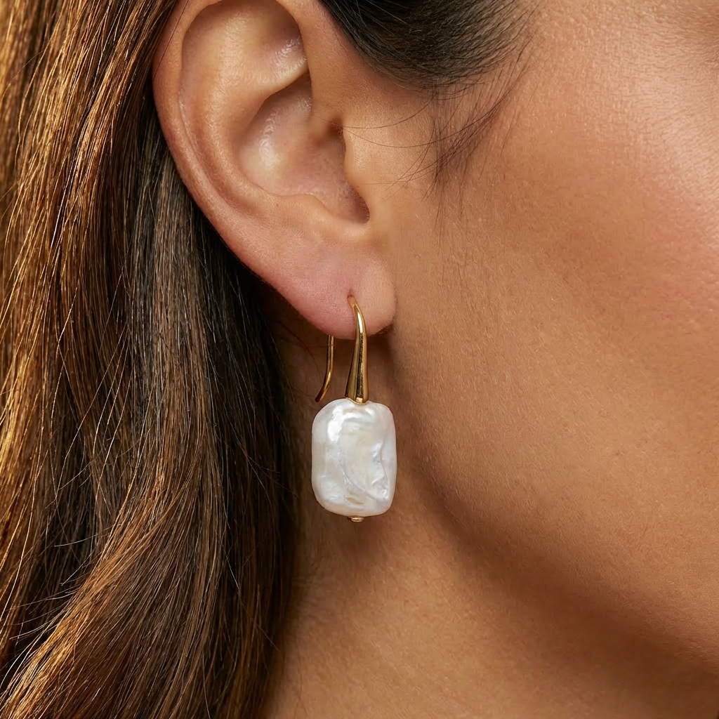 Pearl earring 