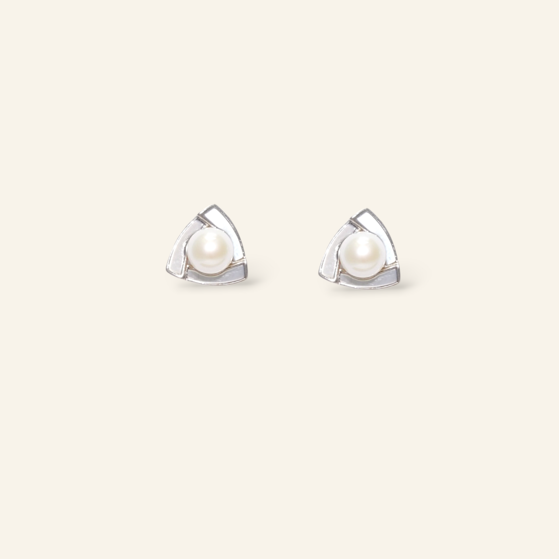 pearl stud earrings 