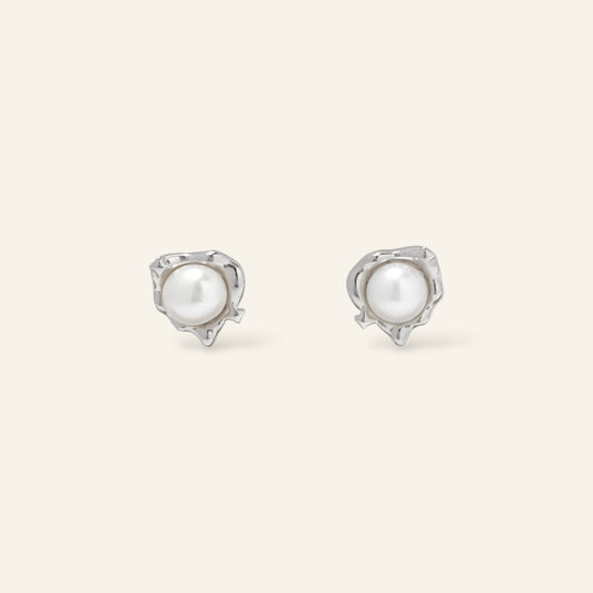 pearl stud earrings 