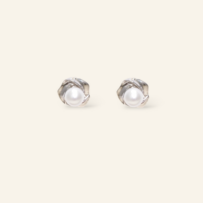 Pearl Bloom freshwater pearl stud earrings in silver