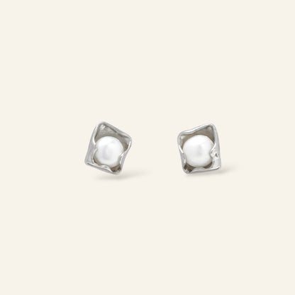 silver earrings with white pearls 