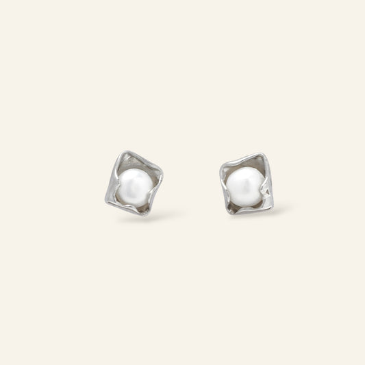silver earrings with white pearls 