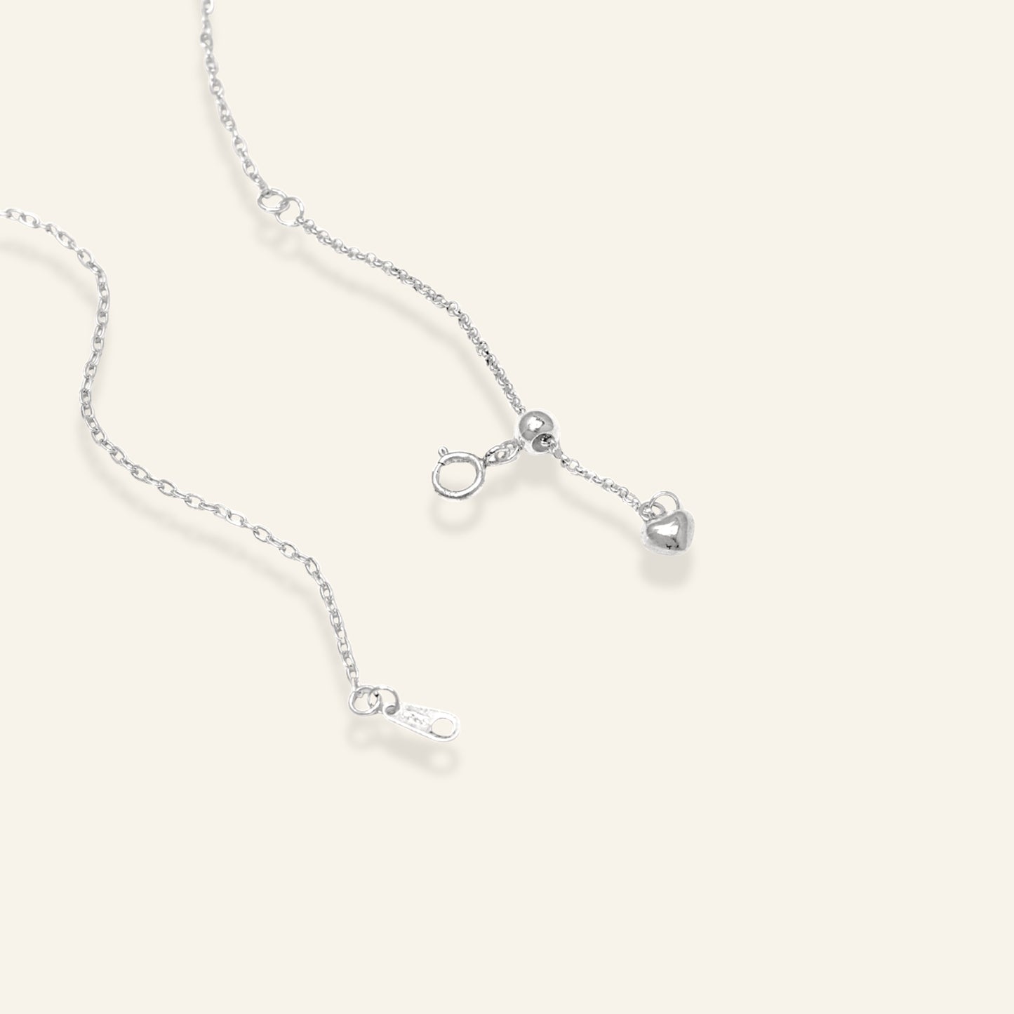 detail silver pearl necklace