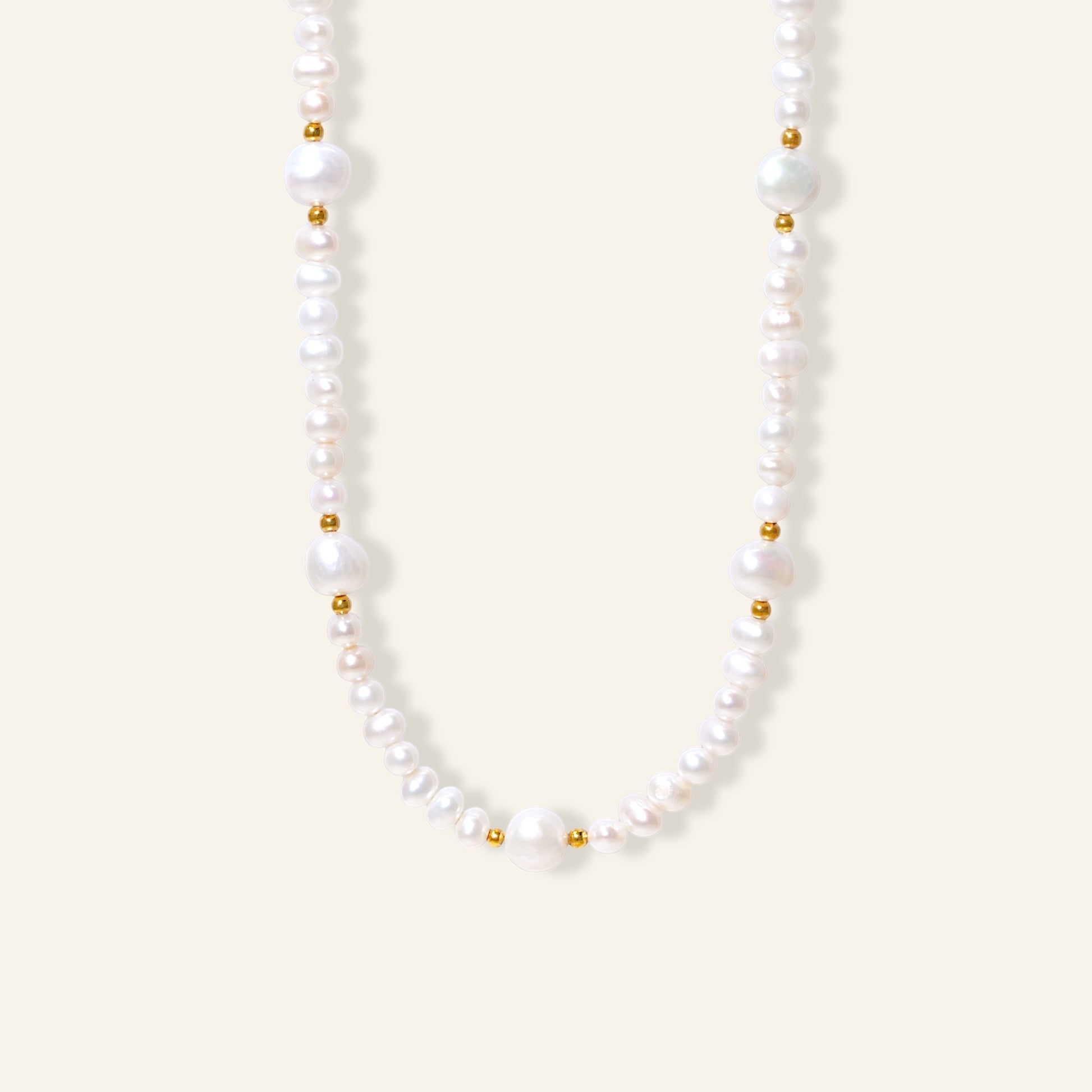 Pearl necklace with gold beads 