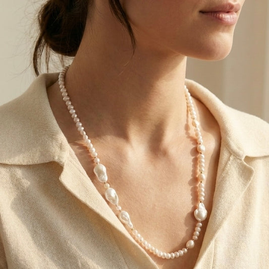 Pearl necklace worn by a lady
