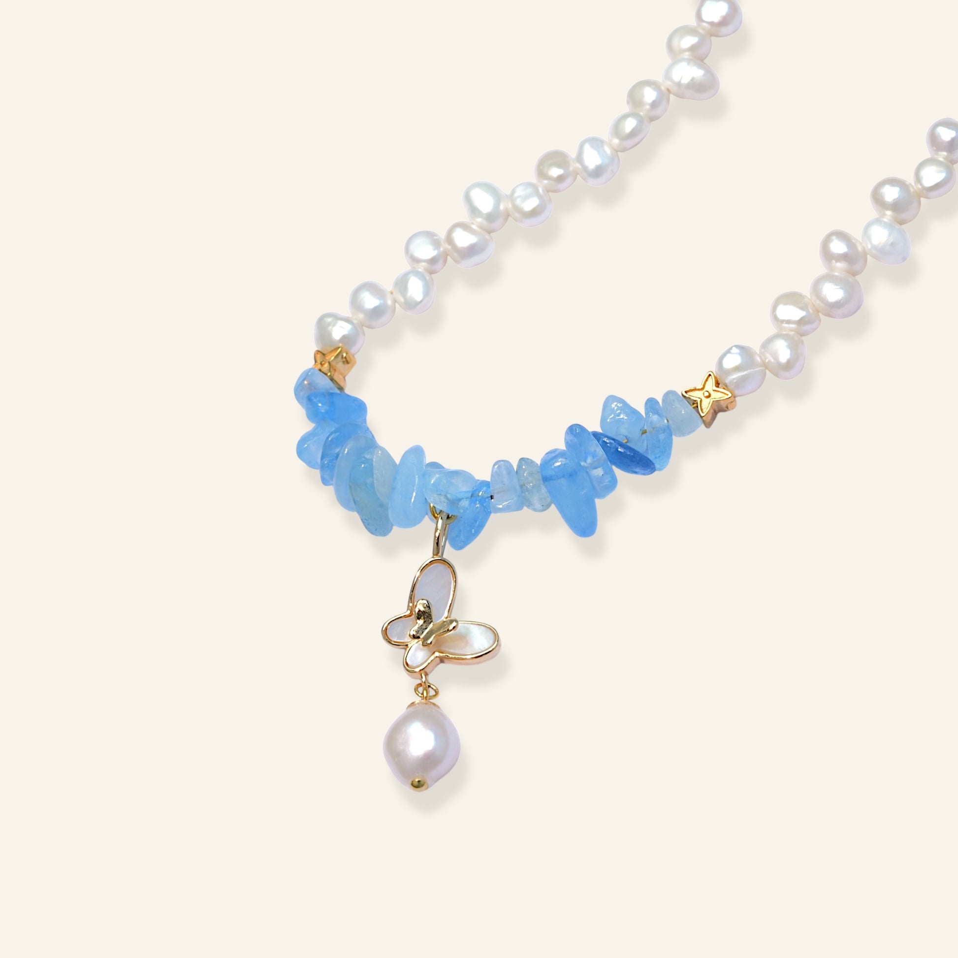 detail aquamarine pearl necklace