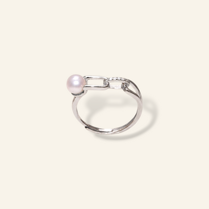 Luminous Link Pearl Ring