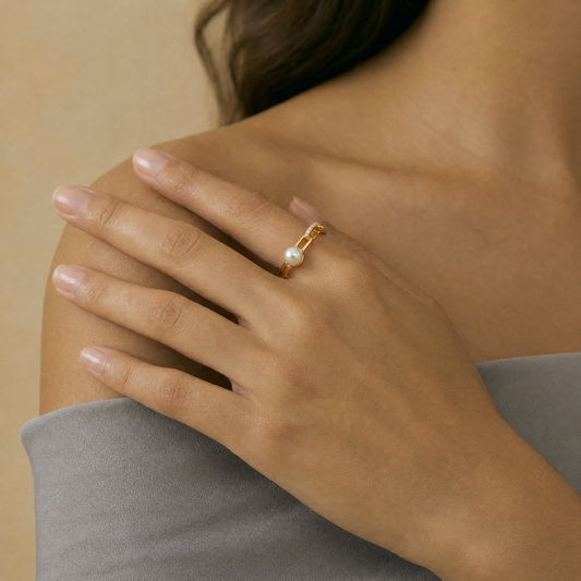 Luminous Link Pearl Ring