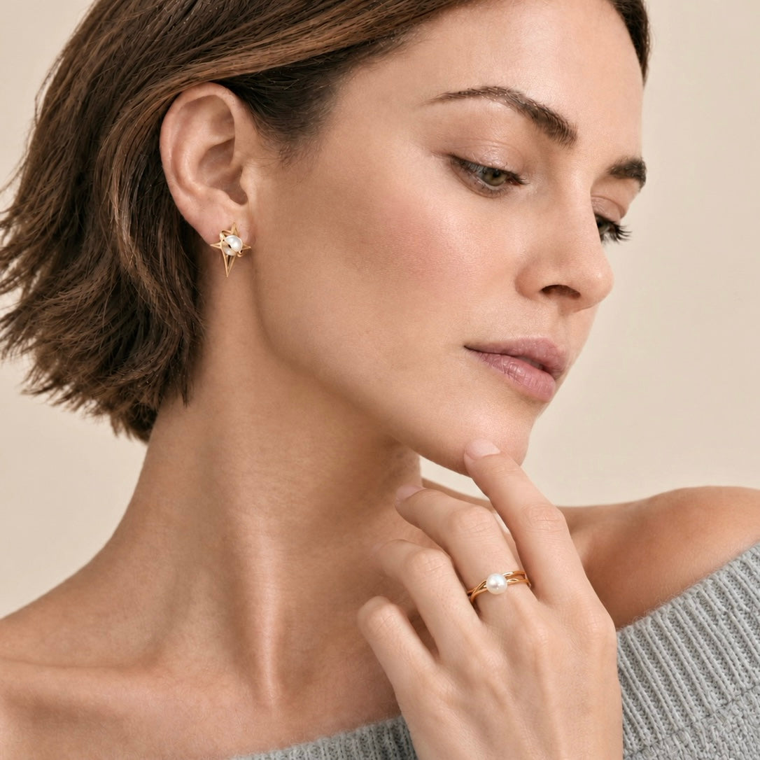 Model wearing the Orbit freshwater pearl gold ring by Wonder Pearl